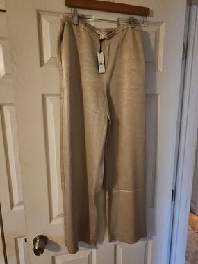 Banana Republic Wide Leg Pants in Light Beige